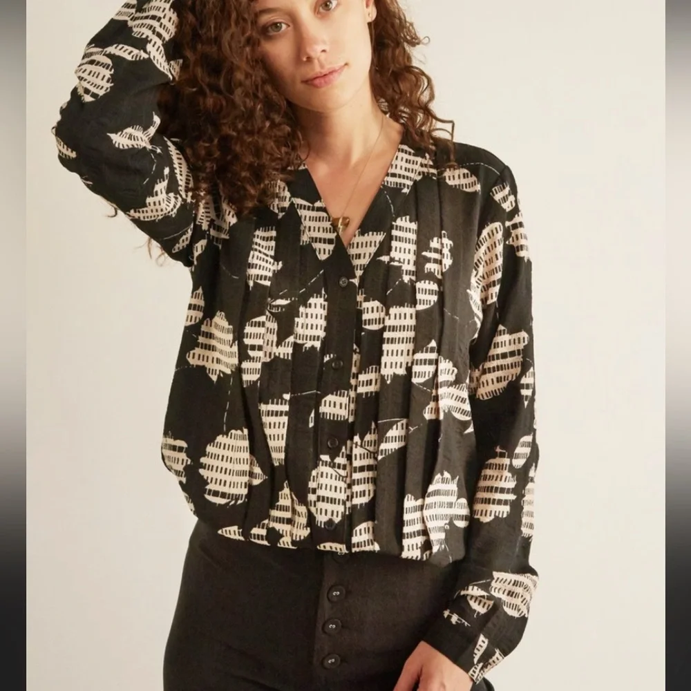 The Odells Everyday Pleat Top in Lagos Size XS - Picture 1 of 8
